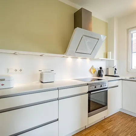 Duenenpalais App 13 *