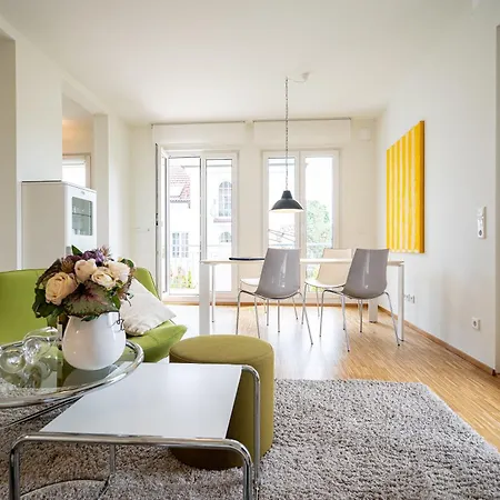 Duenenpalais App 13 *