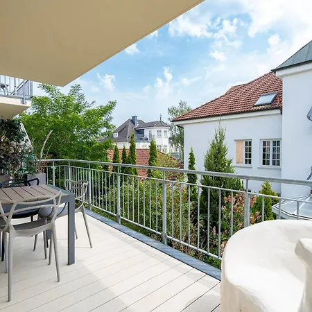 Duenenpalais App 13 *